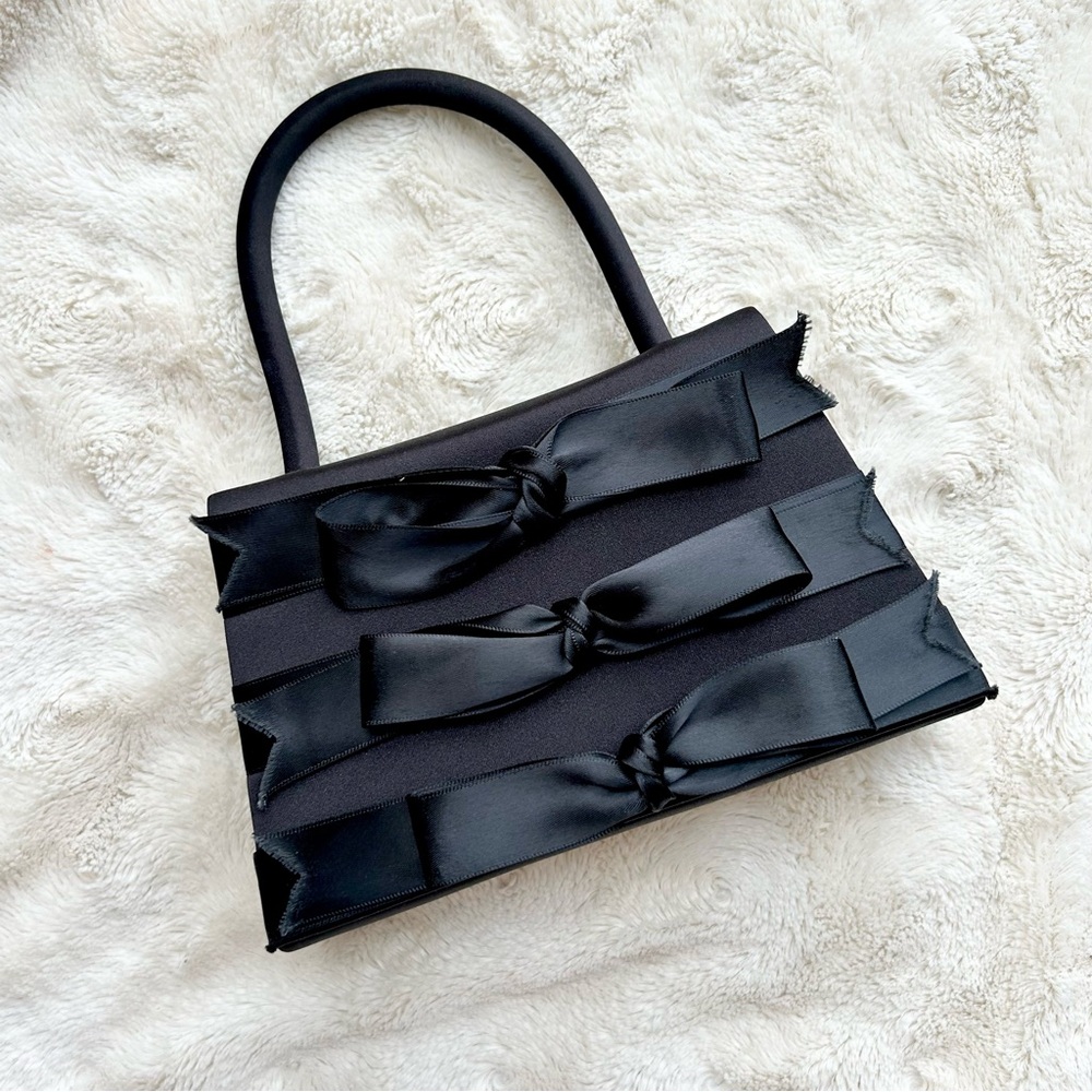 ❌SOLD❌ VTG Gretchen Scott Satin Bow Mini Bag